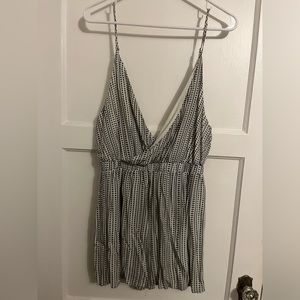 Romper stylish black and white